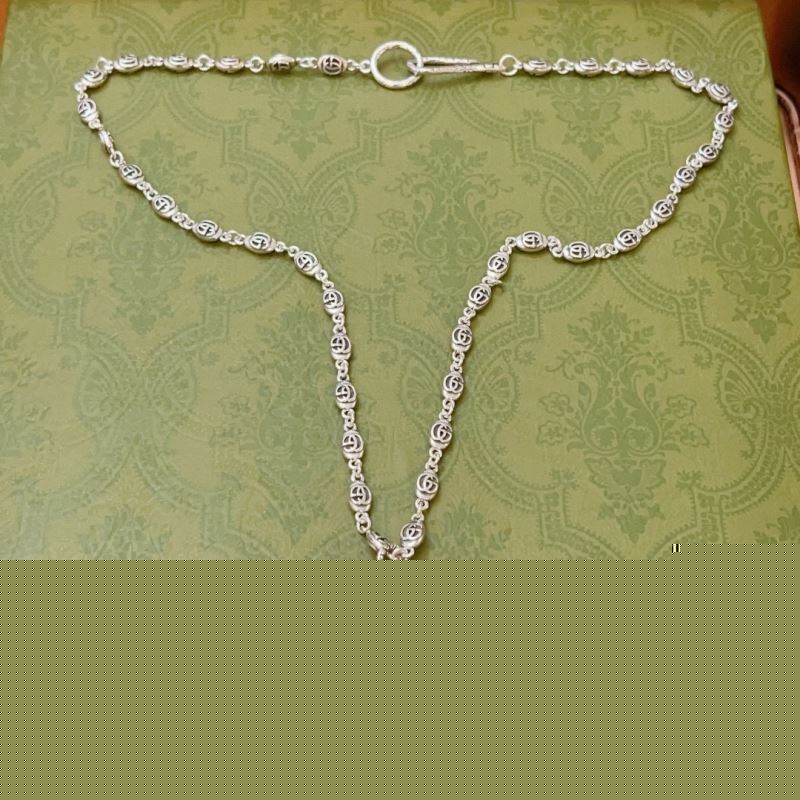 G*u*i necklaces